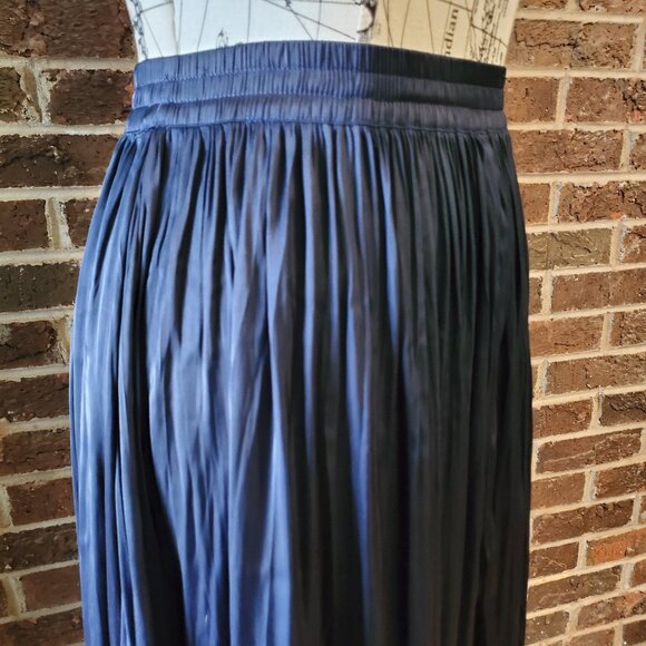 Philosophy Navy Pleated Skirt - Small - Picture 2 of 2